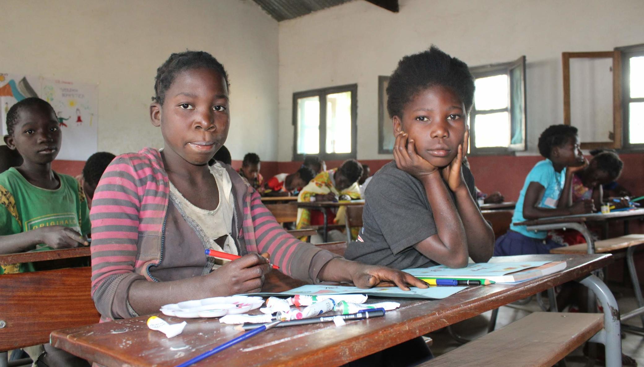 Menstrual kits to 1500 Mozambican schoolgirls