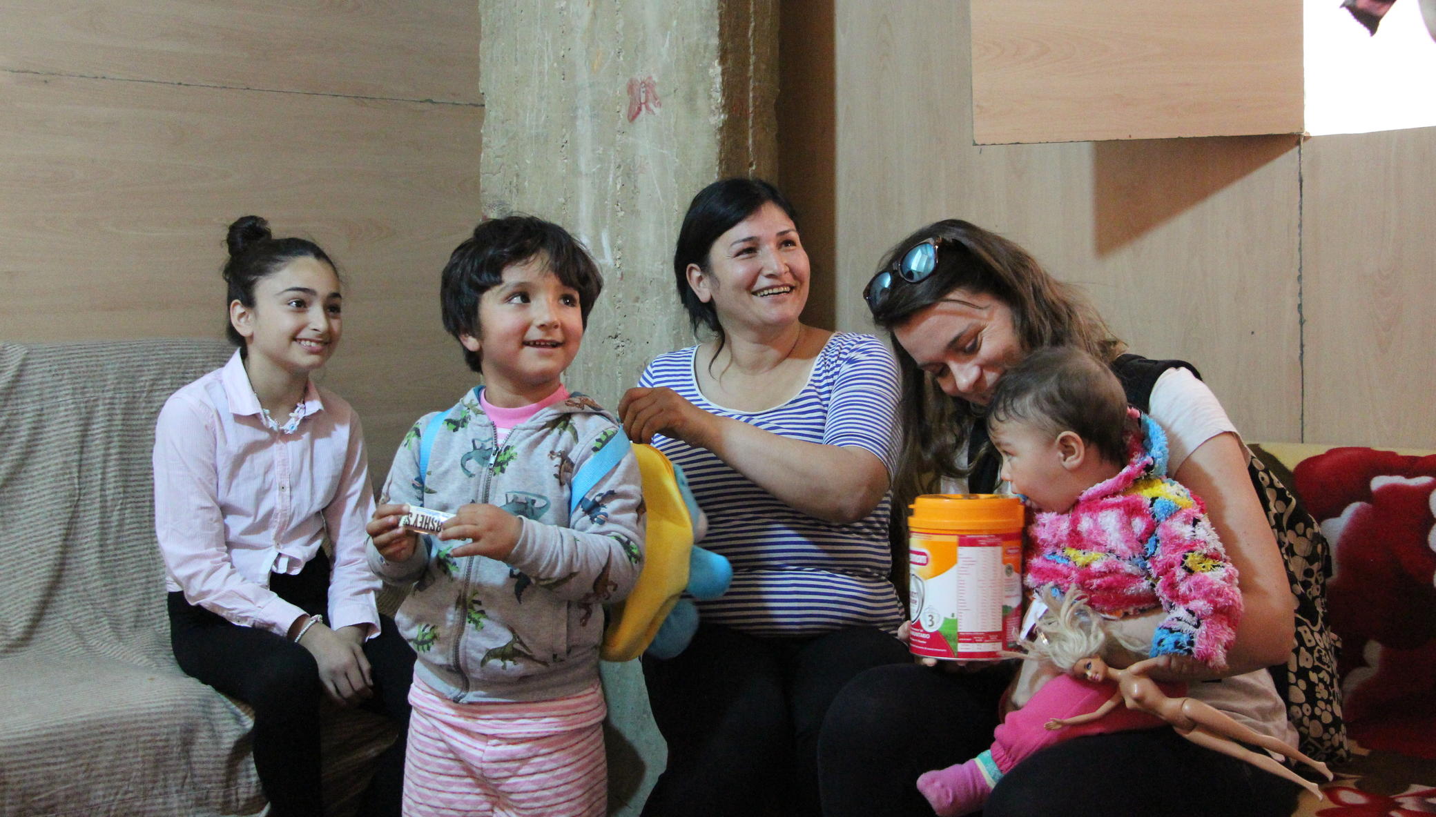 Provide meals for Syrian and Lebanese refugees