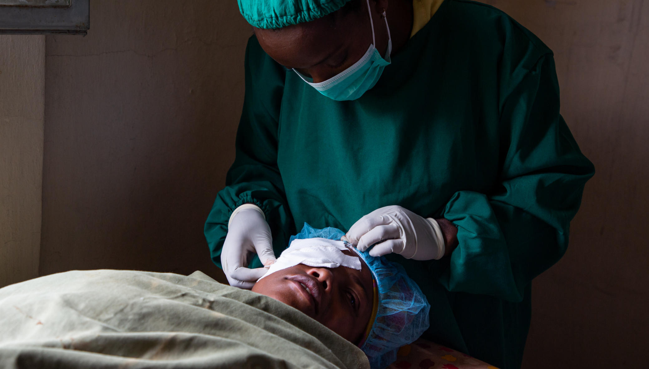 Simple eye surgery to restore sight to Ethiopians