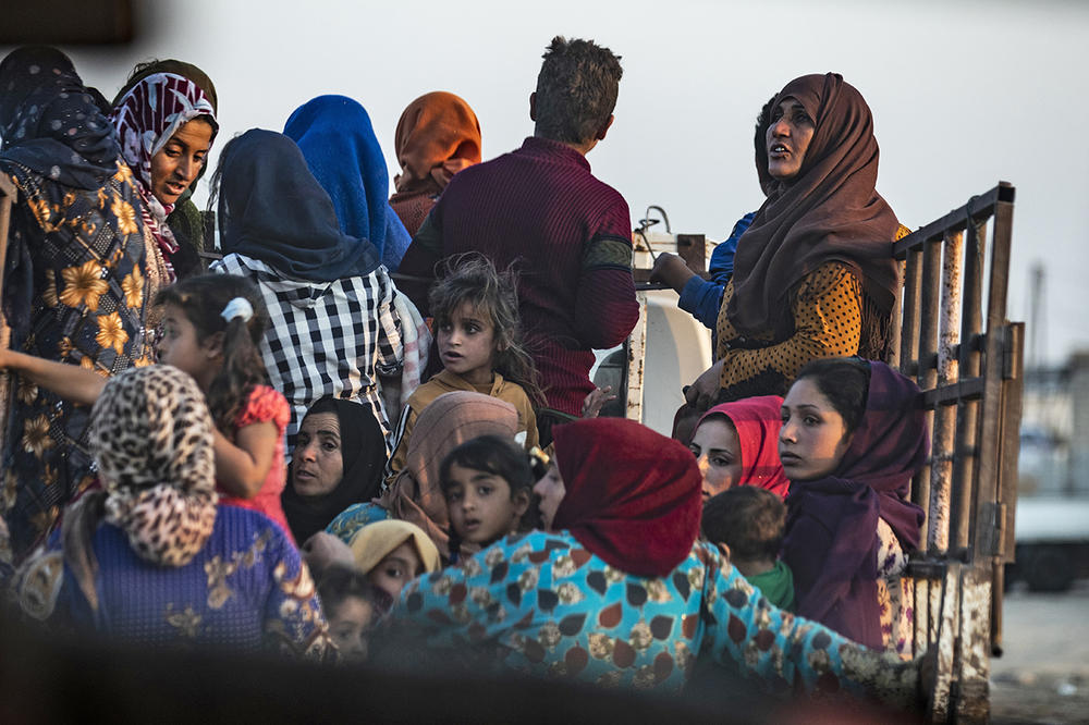 Syrian Kurds fleeing to Northern Iraq